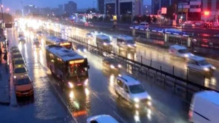 İstanbul'da trafik durma noktasına geldi!