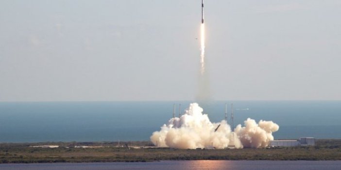 SpaceX'ten uzaya "süper fare"li kargo
