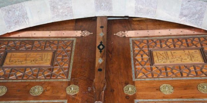 Süleymaniye Camii’nde onarım skandalı! Ayetleri ters astılar