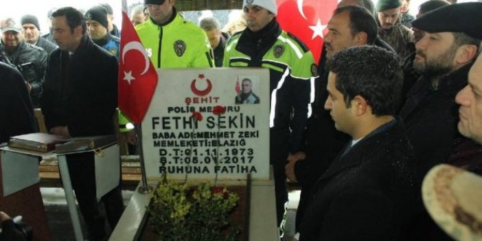 Kahraman polis Fethi Sekin kabri başında anıldı