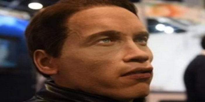 Arnold Schwarzenegger'in yüzüne sahip robot tanıtıldı