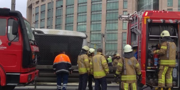 Metrobüste yangın; Seferler aksıyor