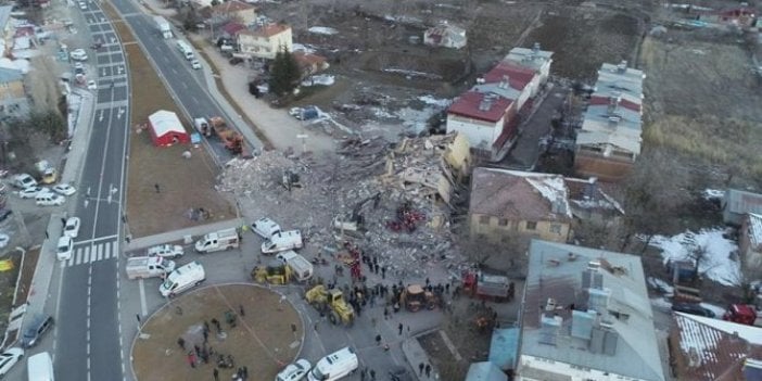 Eski başkandan depremde çöken bina ile ilgili itiraf!