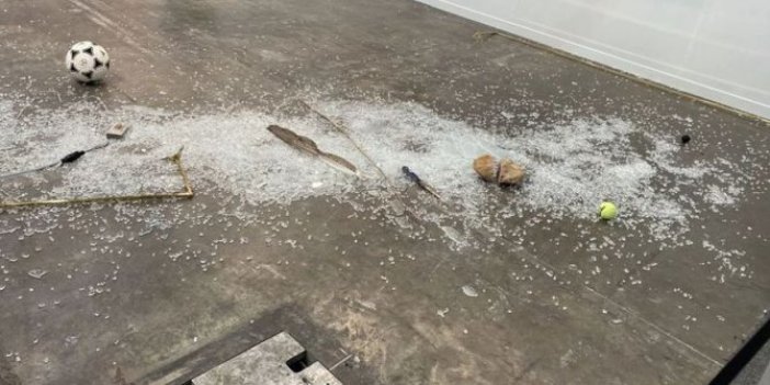 Değeri 120 bin lira: Sanat eseri tuzla buz!