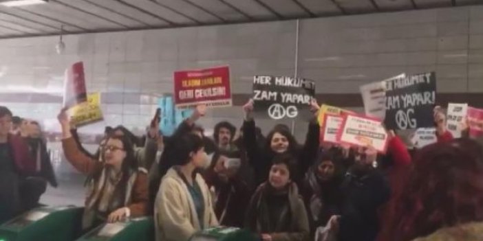 Öğrencilerden ulaşım zammı protestosu