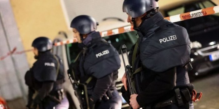 Almanya'da silahlı saldırı:11 ölü