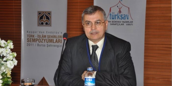 Prof. Dr. Ahmet Akgündüz, FETÖ’den ceza alan Kavurmacı’ya sahip çıktı!
