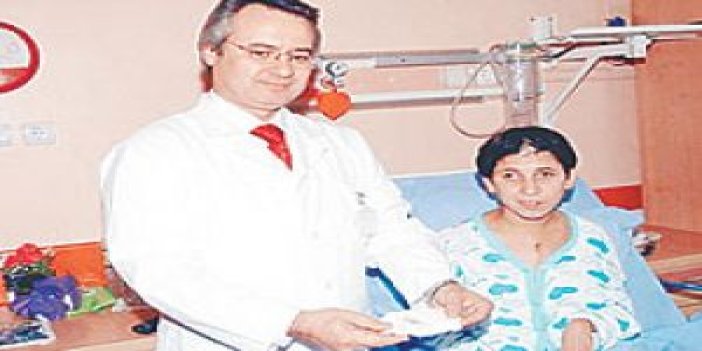 13 yıl kalbinde iğneyle yaşadı