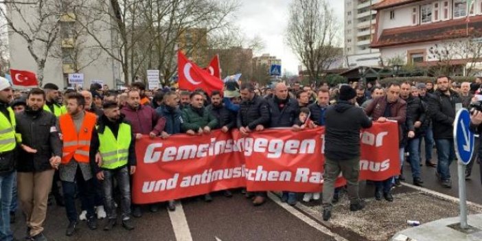Almanya'daki saldırının ardından Türkler sokağa indi
