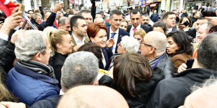 Meral Akşener, Balıkesir'de vatandaşlarla buluştu