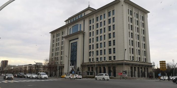 AKP Genel Merkezi’nde şehitlerimiz için bayrak asılmadı