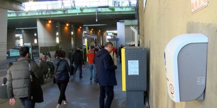 Metrobüs duraklarında corona virüs önlemi