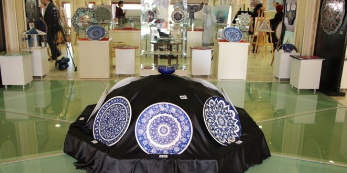 Çini mezunlarının 100’den fazla eseri sergide bir araya geldi