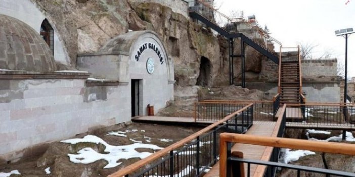 Tarihi kilise sanat galerisine dönüştürüldü