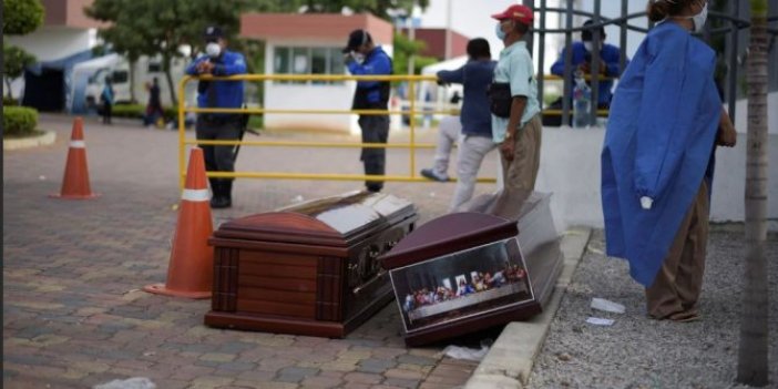 Ekvador'da morglar dolunca, cesetler sokakta kaldı