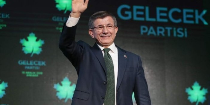 AKP'li eski başkanın oğlundan Davutoğlu'na FETÖ göndermesi