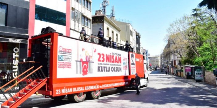 Kadıköy'de 23 Nisan kutlamalarına Kaymakamlık engeli: Belediye başkanı yasağa isyan etti!