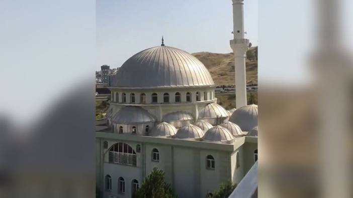 İzmir bu olayla çalkalanıyor: Bütün camilerden solcu şarkı çalan şüpheli kim?