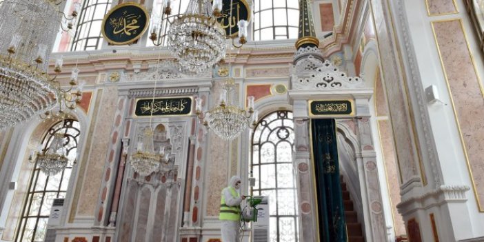 Beşiktaş'taki camiler dezenfekte edildi