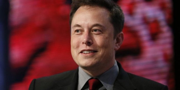 Elon Musk açıkladı, 1 yıl içinde insan beynine çip takılacak: Korodan korkan bir de buna baksın