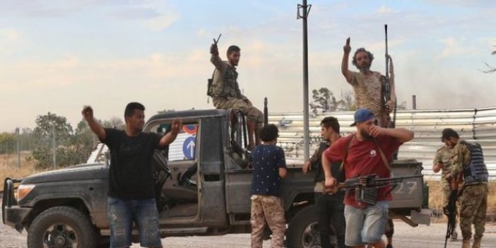 Libya ordusu Trablus'u kontrol altına aldı