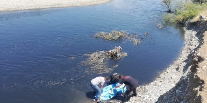 Suyun karşısına geçmek isterken hayatını kaybetti