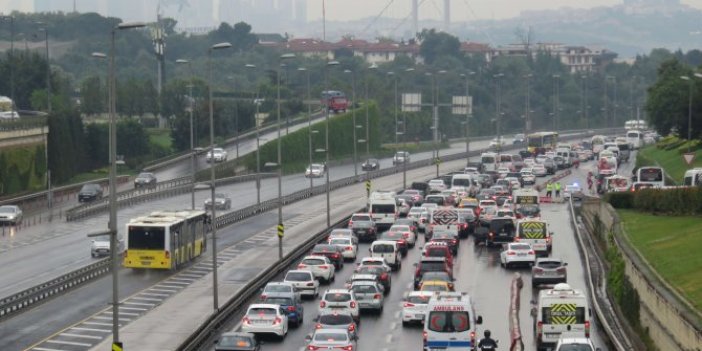 İstanbul trafiği felçten de öte