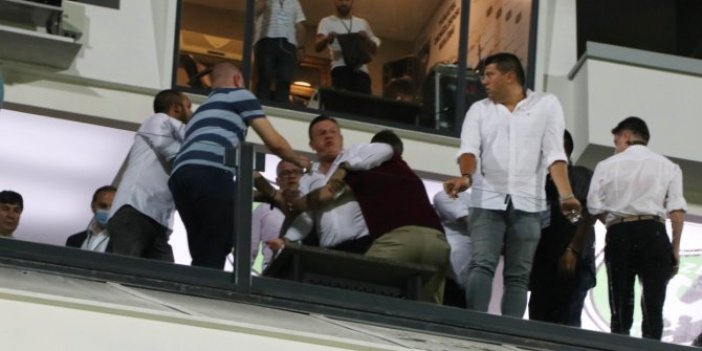 Seyircisiz Süper Lig maçında saha karıştı! Şişeyi sahaya başkan fırlattı
