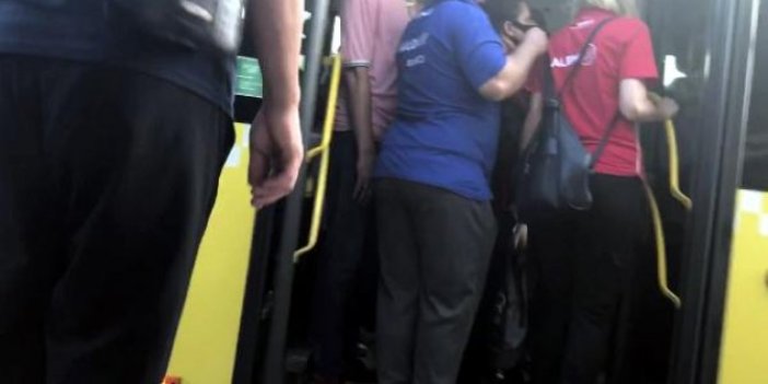 Metrobüs tıklım tıklım: Koronaya bile yer yok