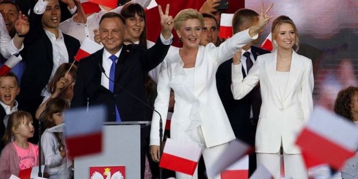 Polonya'da Cumhurbaşkanı Duda oldu