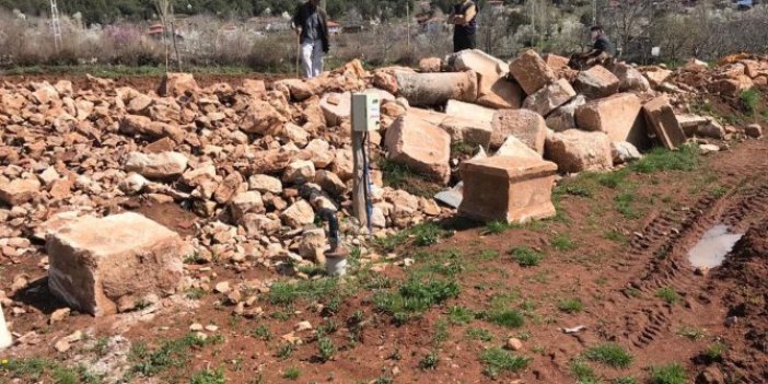 Kaçak kazıda anıt mezarların bulunduğu alan sit alanı ilan edildi