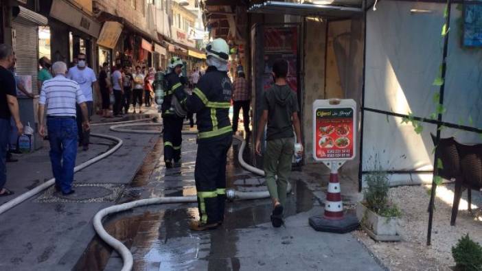 Gaziantep'te metruk binada yangın