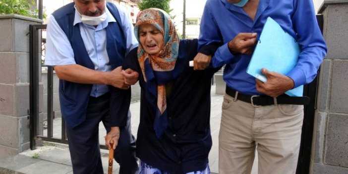 87 yaşındaki annesini dövüp, sokağa attı