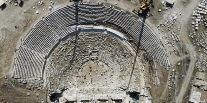Laodikya Antik Kenti'nde bulunan tiyatro bin 600 yıl sonra seyirciyle buluşacak