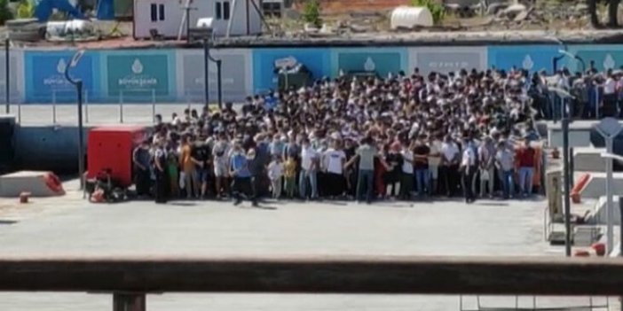 Bilim Kurulu Üyesi’nden ‘Vapur’a koşuş’ fotoğrafına sitem: 'Sağlık çalışanlarının kalbi kırıldı
