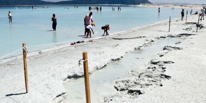 Salda Gölü'nde korkutan görüntü: Çukurlar oluştu!