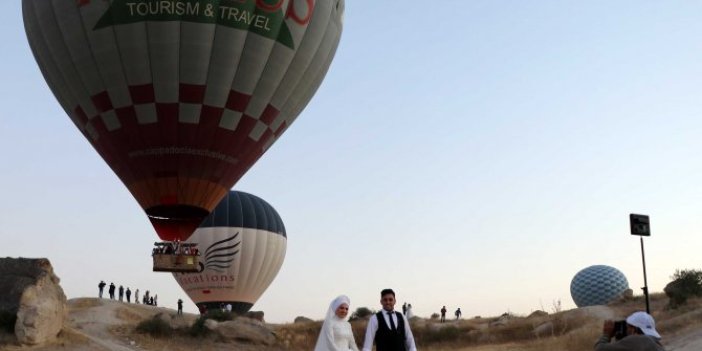 Sıcak hava balonları, evlenen çiftlerin mekanı oldu
