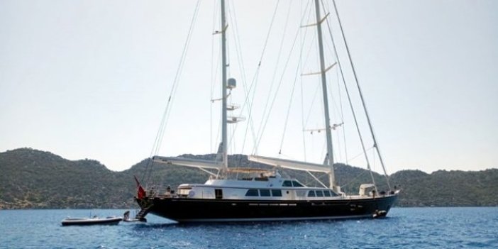 Rahmi Koç, ultra lüks yatı Nazenin 5 ile Kekova'da demir attı