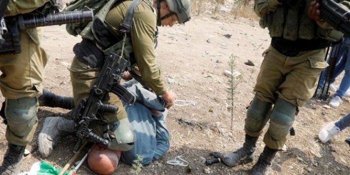 İsrail askeri, Filistinli Araplara acımasızca bunu yaptı... Birleşik Arap Emirlikleri'nin kankası İsrail'den zulüm... Nerede kaldı sizin Müslümanlığınız