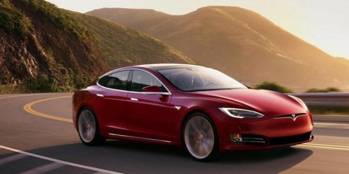 Tesla,kontrolden çıktı!  Çin'de kaza yaptı: 3 ölü 8 yaralı