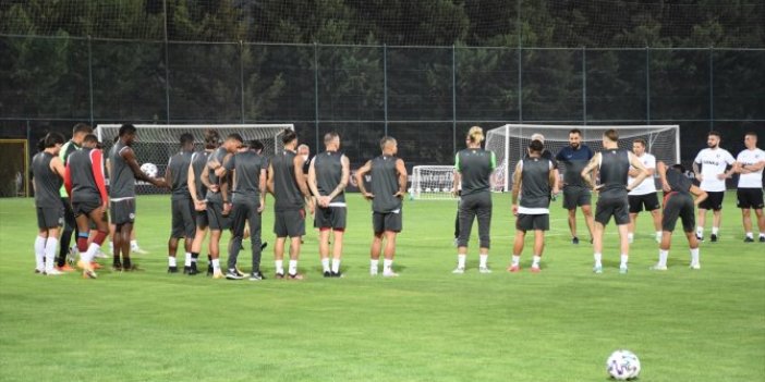 Galatasaray, Neftçi maçına hazırlanıyor