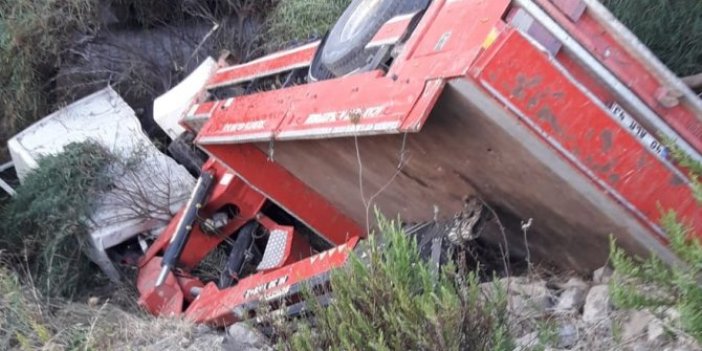 Bodrum'da freni boşalan vinç şarampole devrildİ