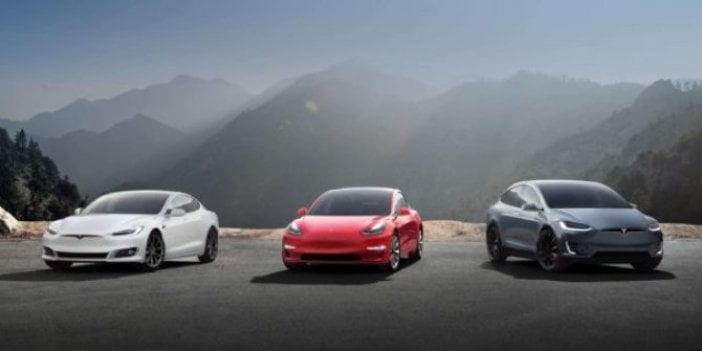 Musk'tan bataryaları geliştirilmiş elektrikli araba