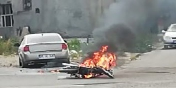 Ceza yememek için motosikletini yaktı