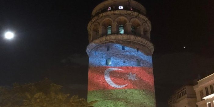 Azerbaycan bayrağı Galata Kulesi'ne yansıtıldı