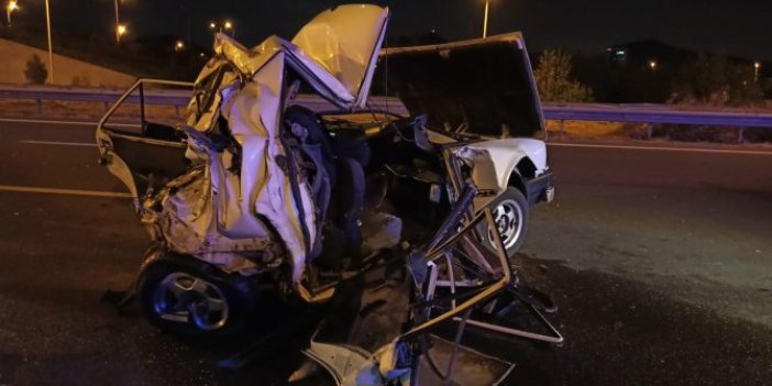 Ankara'da TIR'ın çarptığı otomobil hurdaya döndü! 2 ölü
