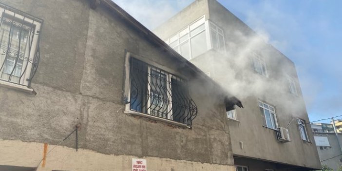 Ataşehir'de yangın, anne ve kızı mahalleli kurtardı