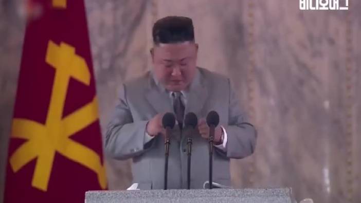 Kuzey Kore lideri Kim Jong-un göz yaşları içinde özür diledi