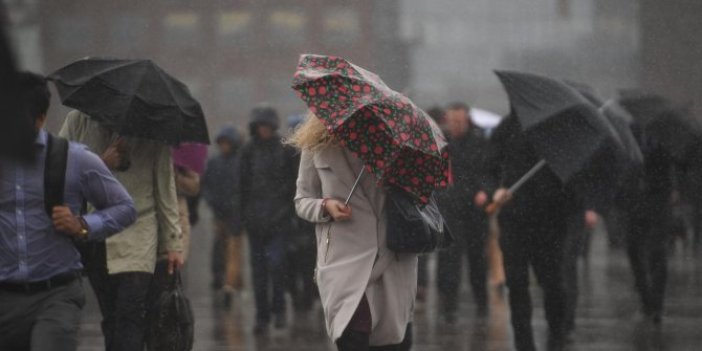 İstanbul için acil fırtına uyarısı. Meteoroloji yeni uyardı. 80 kilometre hızla vuracak