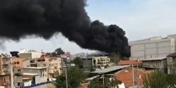 İzmir'de korkutan yangın, dumanlar bir anda etrafı sardı